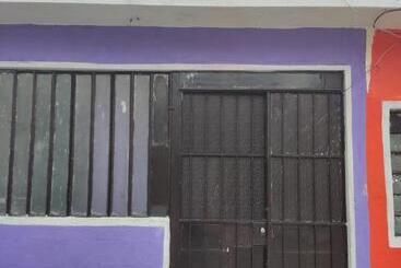 پانسیون Hostal Maruvillas