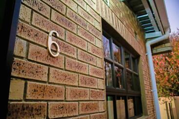 پانسیون Pitikwe Hill Guesthouse