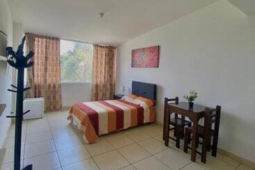پانسیون Residencia Monterrico