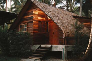 استراحتگاه Coco Camping Koh Kood