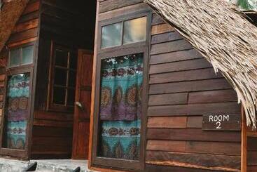 استراحتگاه Coco Camping Koh Kood