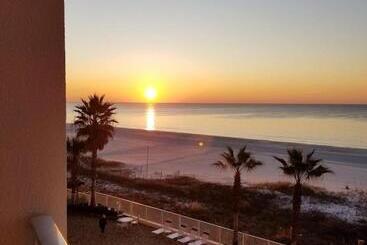 Windward Pointe   404   Amazing Views Huge Balcony 3 Bed