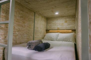 هاستل Dormitory At Semadi Living