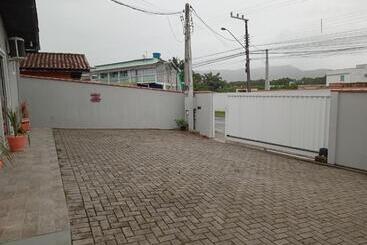호스텔 Suites Econômicas Beto Carreiro Word