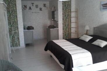 تختخواب و صبحانه Le Pavillon Sandrey