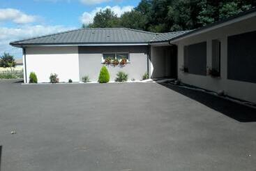 تختخواب و صبحانه Le Pavillon Sandrey