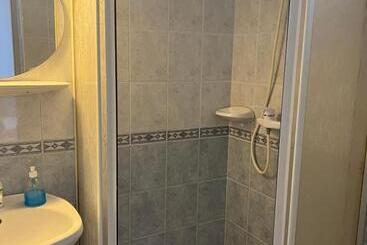 تختخواب و صبحانه Misleny Home