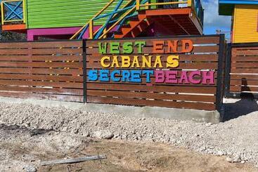 تختخواب و صبحانه West End Cabanas