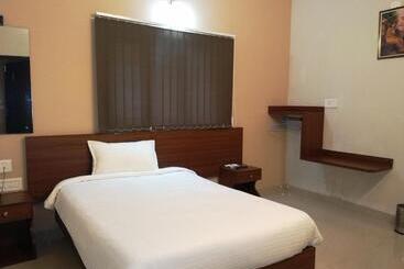 هتل Aspire Maradu