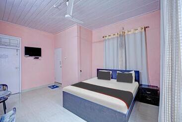 هتل Collection O D Trinayan Suites