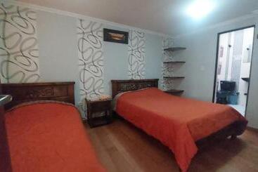 هتل Posada San Laureano