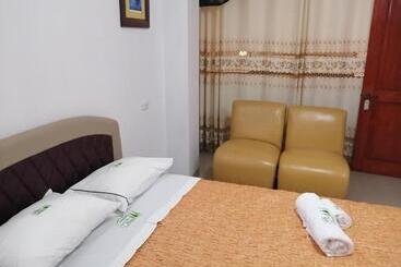 هتل Residencial Los Tres Pinos