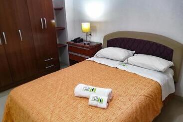 هتل Residencial Los Tres Pinos