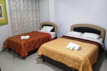 هتل Residencial Los Tres Pinos
