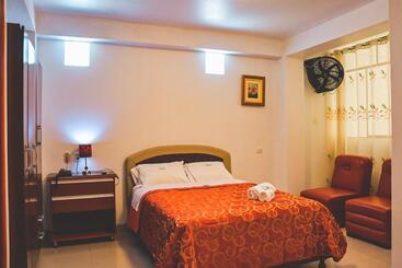هتل Residencial Los Tres Pinos