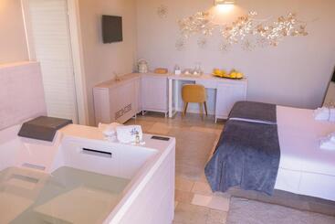 هتل Room Zenzero Hydro