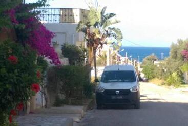 پانسیون Grand S+1 Avec Vaste Terrasse Panoramique