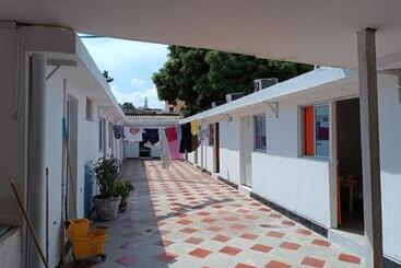 پانسیون Hostal Kenndy
