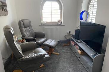 پانسیون The Moores Castle Holiday Suites