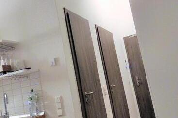 پانسیون Sroom Stuttgart Flughafen Messe