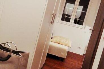پانسیون Sroom Stuttgart Flughafen Messe