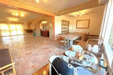 پانسیون Villa Quadrifoglio