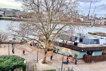 River Thames View Entire Apartment Next To Tate Modern And St Paul Cathedral