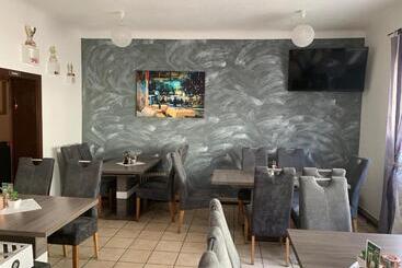 هاستل Gasthof Knezevic