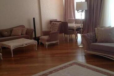 هاستل Kids House