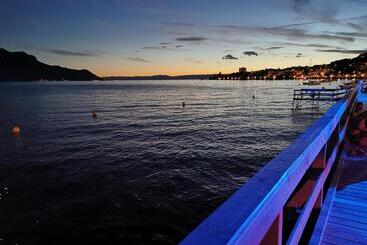 تختخواب و صبحانه California