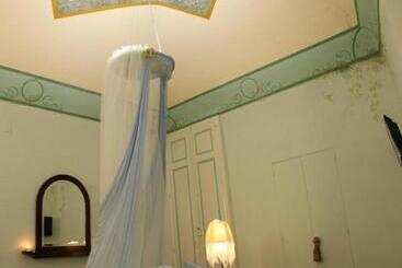 تختخواب و صبحانه Locus Amoenus Luxury Rooms