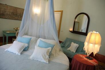 تختخواب و صبحانه Locus Amoenus Luxury Rooms