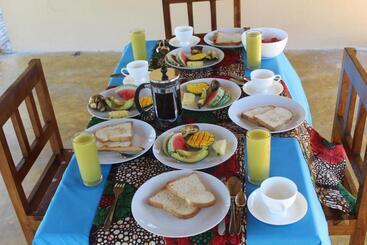 تختخواب و صبحانه Mafia Neptune Villa Lodge