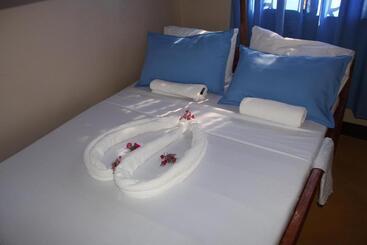 تختخواب و صبحانه Mafia Neptune Villa Lodge