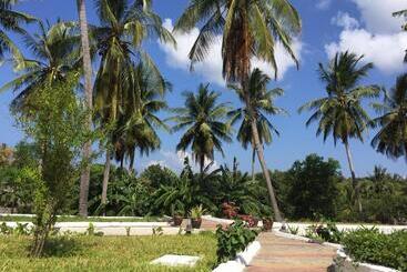تختخواب و صبحانه Mafia Neptune Villa Lodge