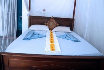 تختخواب و صبحانه Moon Light Guest