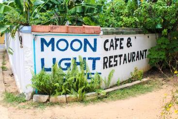تختخواب و صبحانه Moon Light Guest