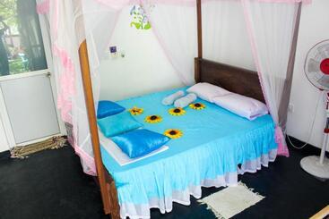 تختخواب و صبحانه Moon Light Guest