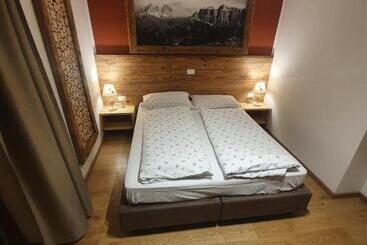 هتل Garni Eden Bed And Breakfast
