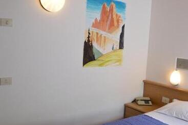 هتل Garni Eden Bed And Breakfast