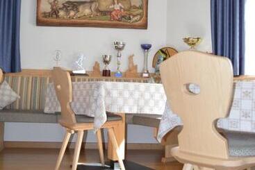 هتل Garni Eden Bed And Breakfast