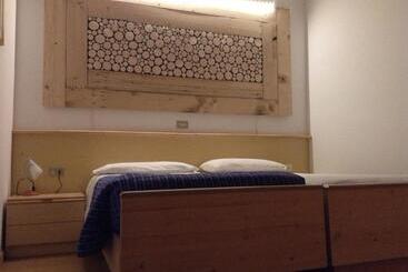 هتل Garni Eden Bed And Breakfast