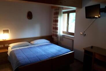 هتل Garni Eden Bed And Breakfast