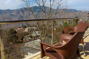 هتل Green Valley Bhurban Apartments