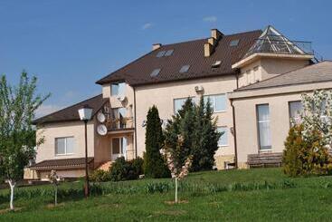 هتل Guest House Uzhgorod