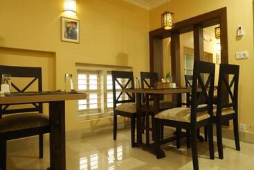 هتل Maden Inn