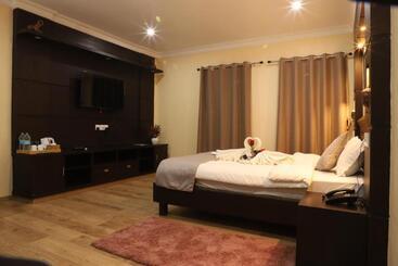 هتل Maden Inn