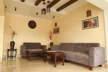 هتل Maden Inn