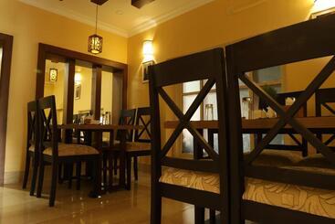 هتل Maden Inn