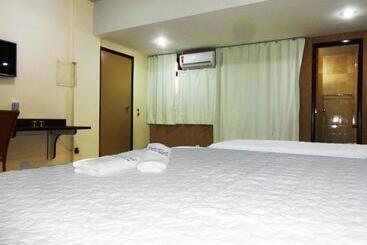 هتل Monte Carlo Uberaba   Próximo Ao Hospital Uftm , Hospital Dr Hélio Angotti E Hospital Regional Ubera